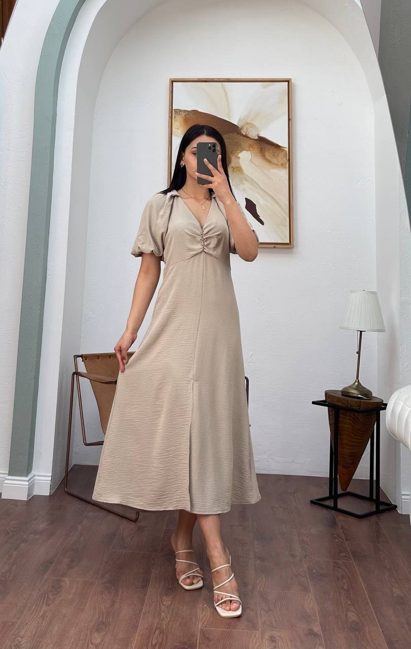 3084-BEJ V YAKA DÜZ ELBİSE