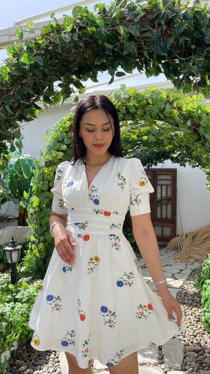 3096-ÇİÇEK V YAKA KISA ELBİSE
