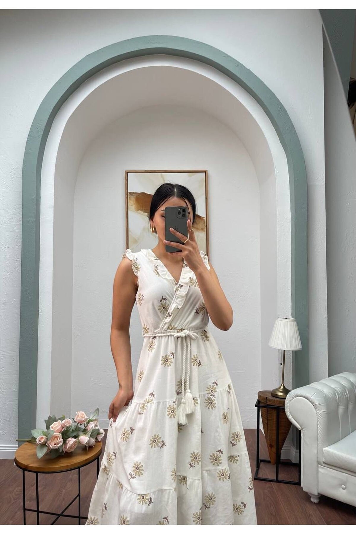 3098-KAHVERENGİ SIFIR KOL KRİNKIL ÇİÇEK DESEN ELBİSE