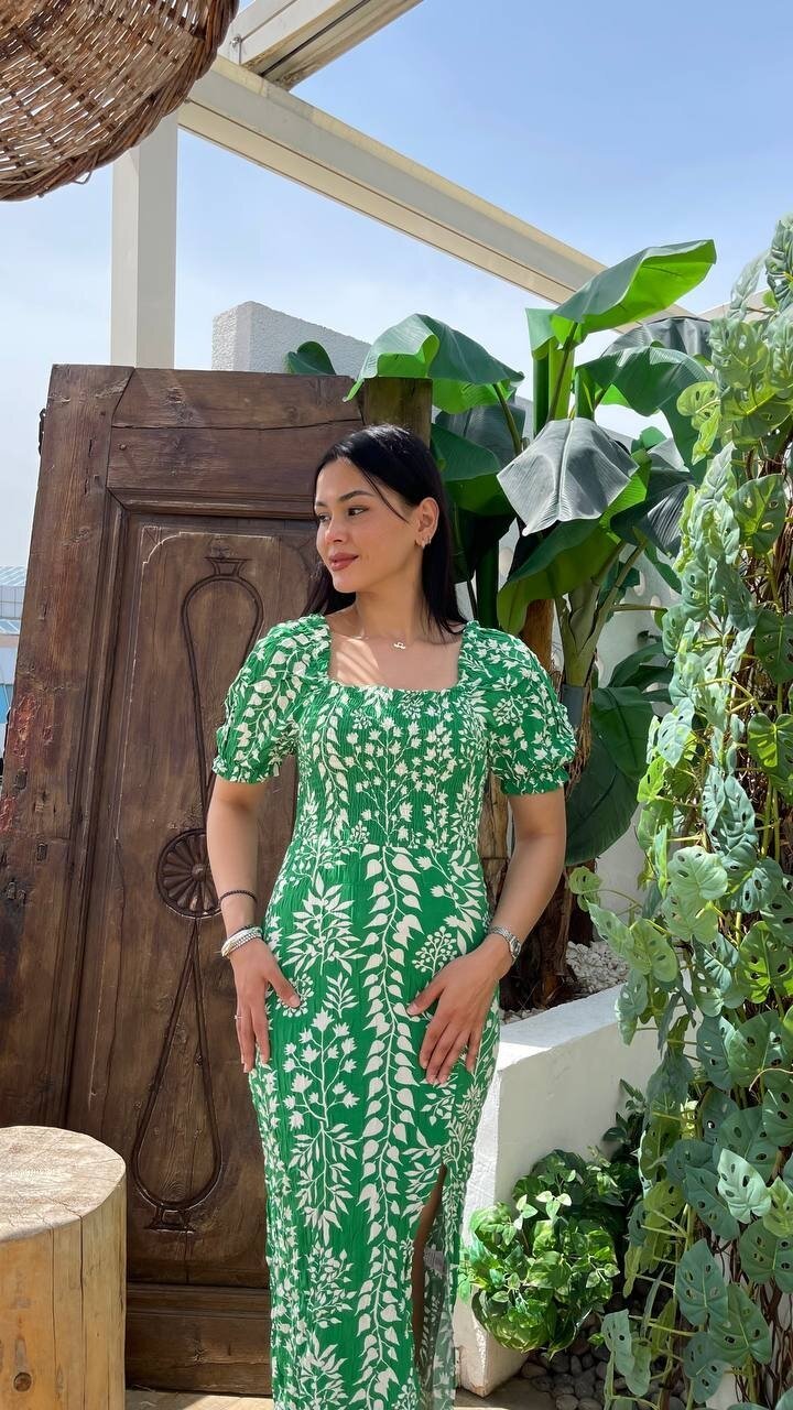 3142-YEŞİL FULL GİPELİ YANDAN YIRTMAÇLI ELBİSE