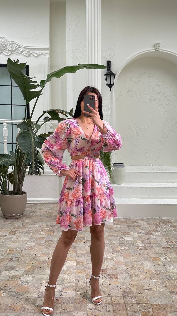 3222-PEMBE ÇİÇEK DESEN YANLARI AÇIK ELBİSE