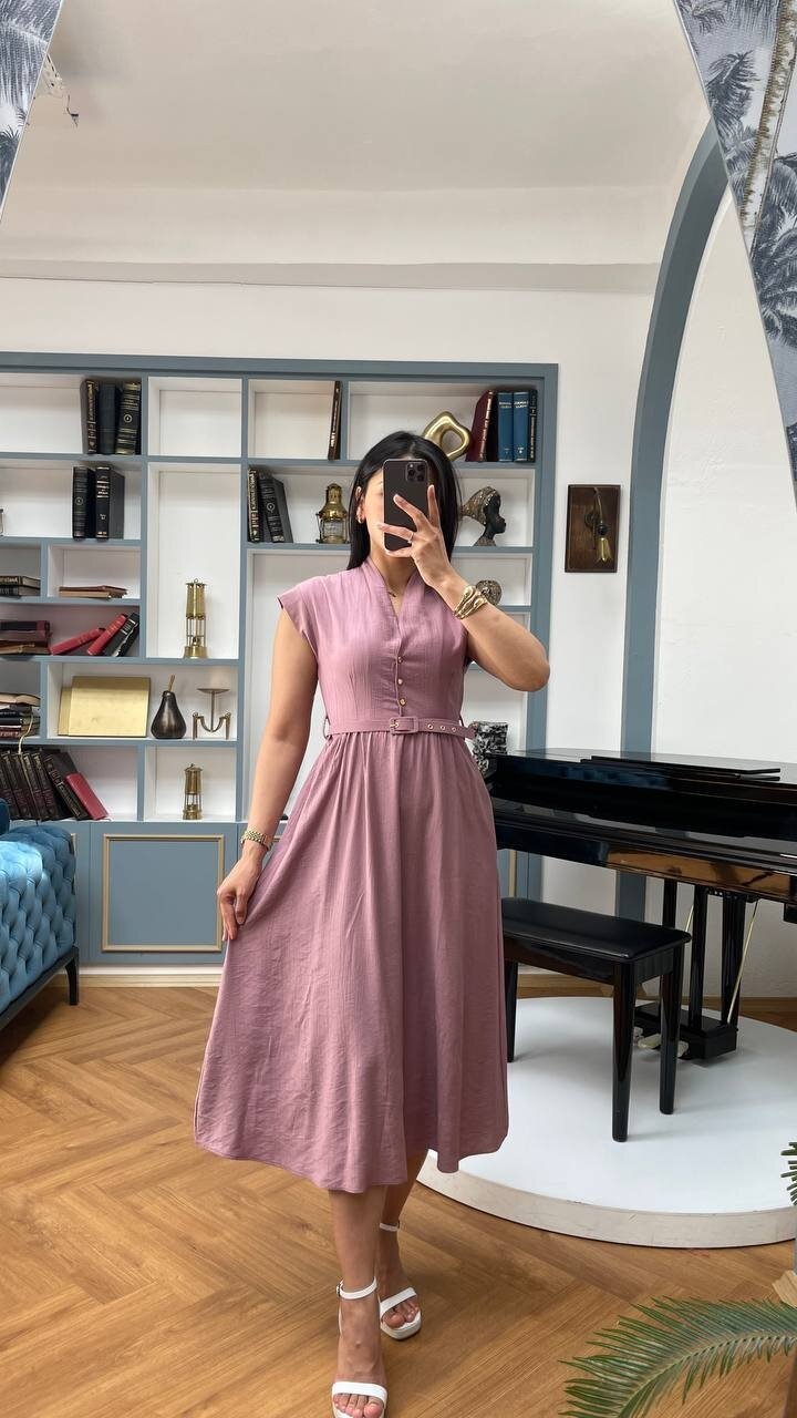 3440-PUDRA GOLD KEMER DETAY VE GOLD DÜĞMELİ ELBİSE