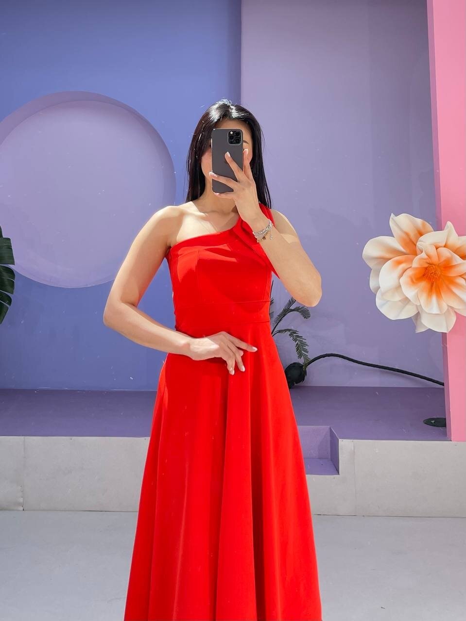 3443-KIRMIZI TEK OMUZ FİYONK DETAY ELBİSE