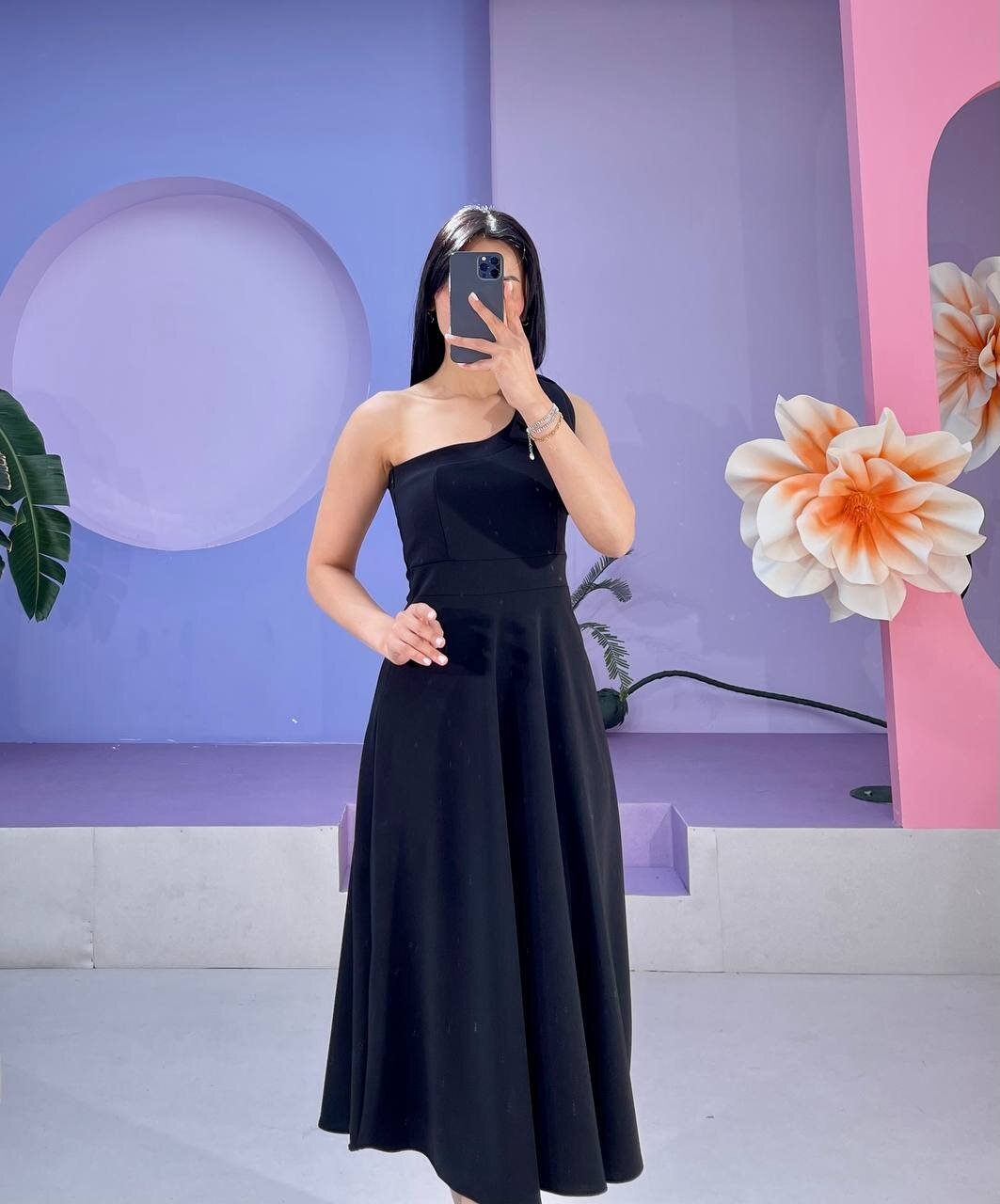 3443-SİYAH TEK OMUZ FİYONK DETAY ELBİSE