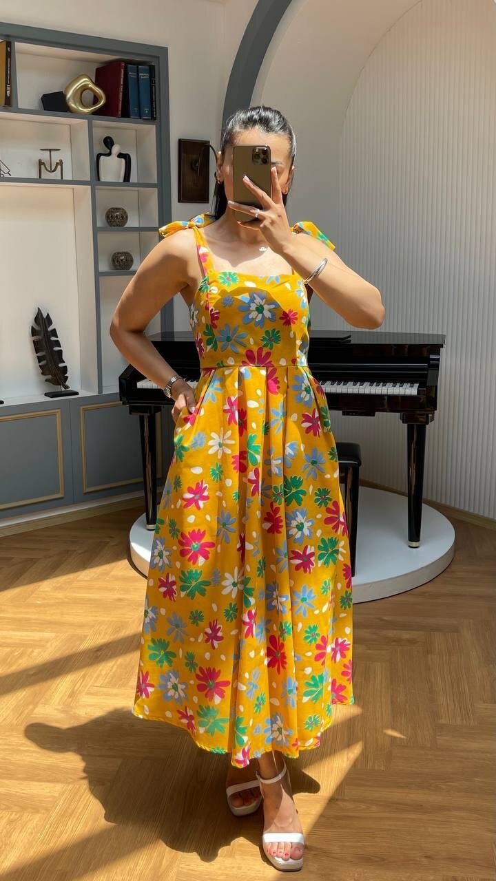3557-SARI ÇİÇEKLİ KARE YAKA ELBİSE