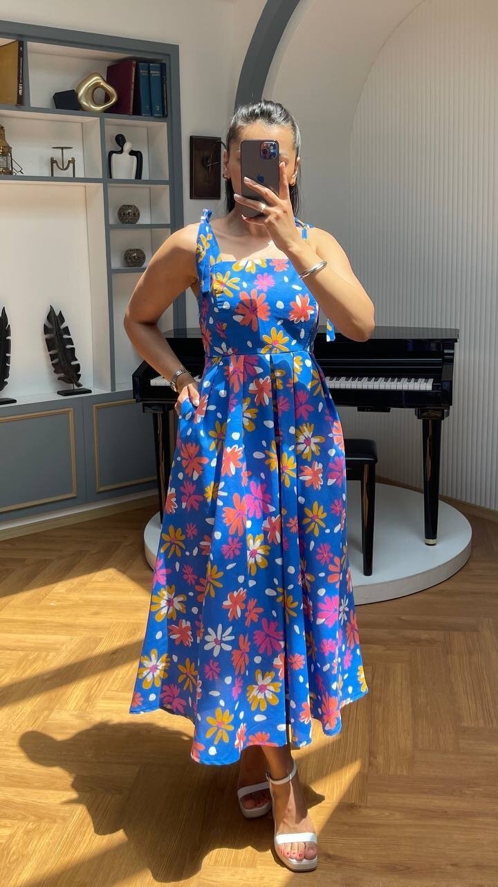 3557-SAKS ÇİÇEKLİ KARE YAKA ELBİSE