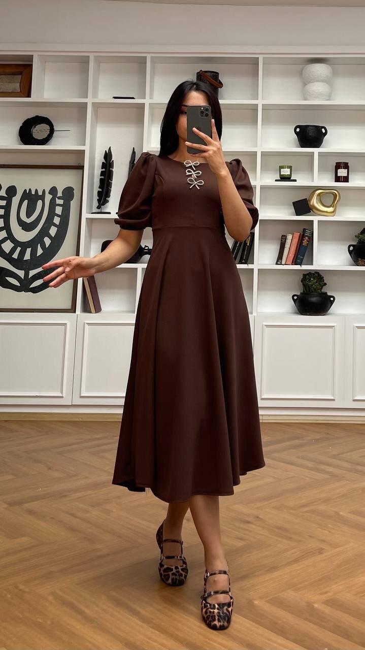 3578-KAHVERENGİ TAŞ FİYONKLU ELBİSE