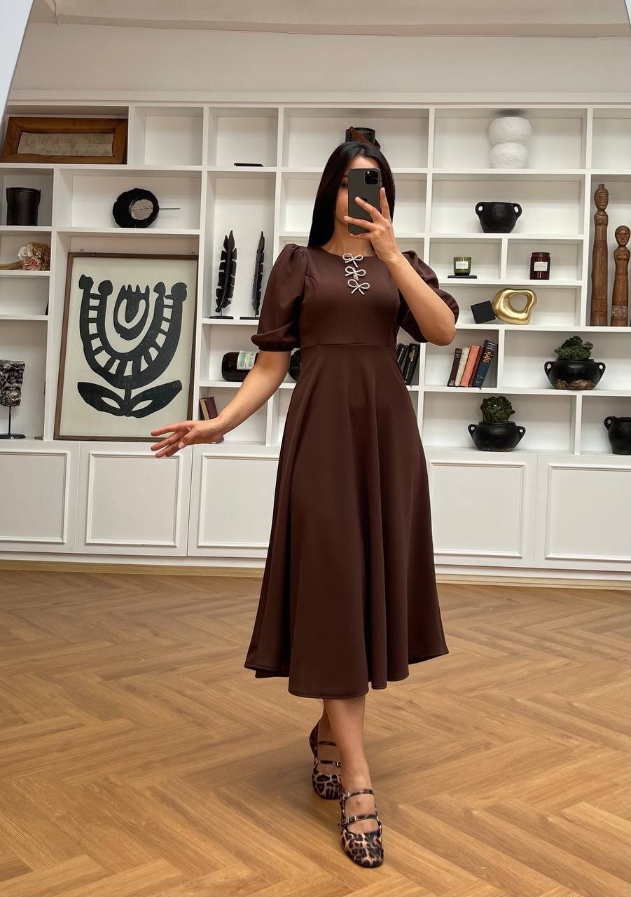 3578-KAHVERENGİ TAŞ FİYONKLU ELBİSE