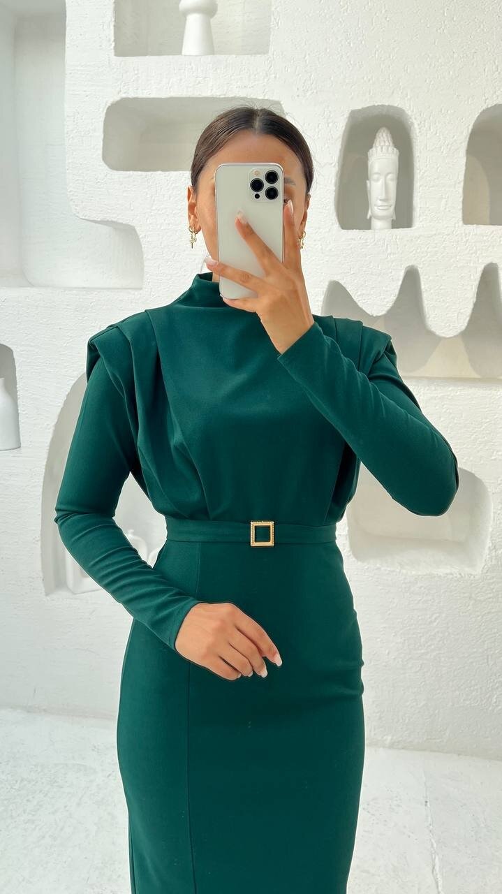 3587-ZÜMRÜT  BALIKÇI YAKA OMUZLARI PİLELİ KENDİNDEN TOKA KEMERLİ ELBİSE