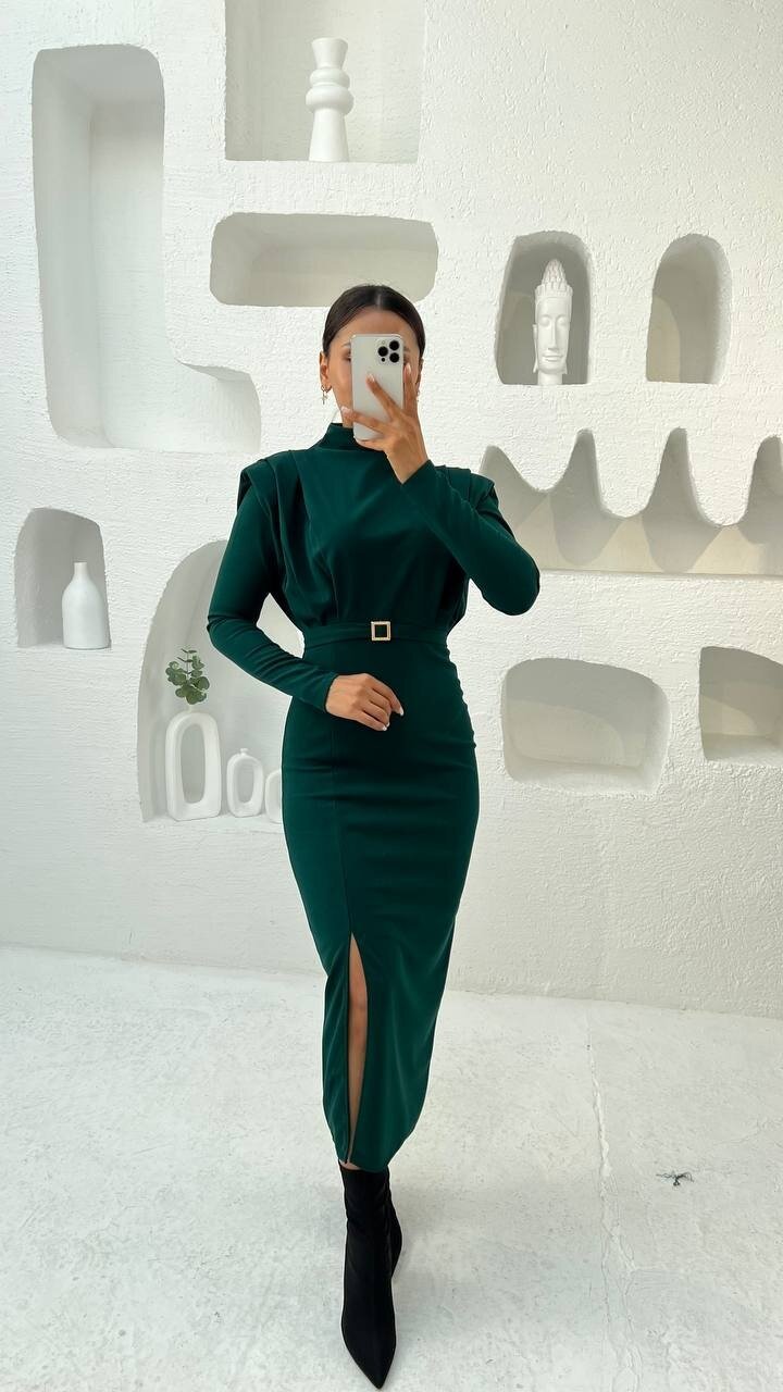 3587-ZÜMRÜT  BALIKÇI YAKA OMUZLARI PİLELİ KENDİNDEN TOKA KEMERLİ ELBİSE