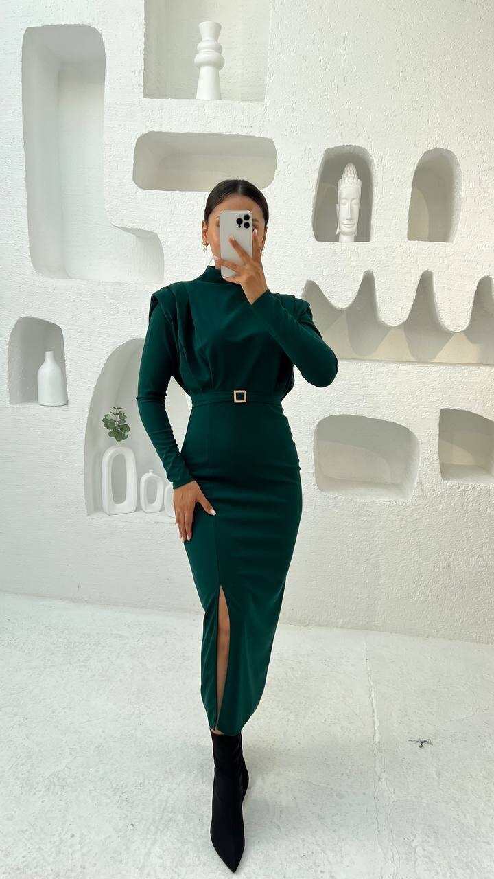 3587-ZÜMRÜT  BALIKÇI YAKA OMUZLARI PİLELİ KENDİNDEN TOKA KEMERLİ ELBİSE