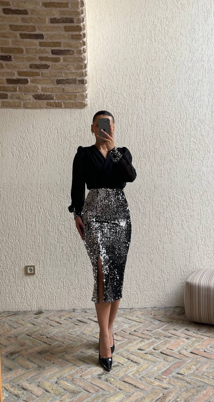 3594-GÜMÜŞ ÜSTÜ ŞİFON ETEĞİ PULPAYET ELBİSE