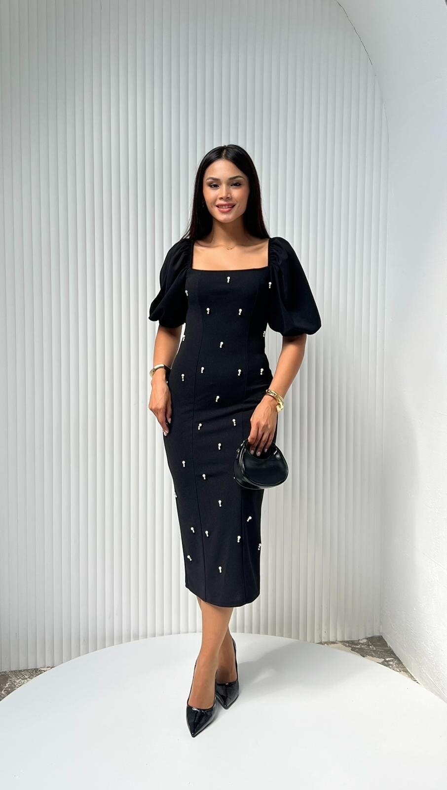 3622-SİYAH TAŞ DETAY KARE YAKA ELBİSE