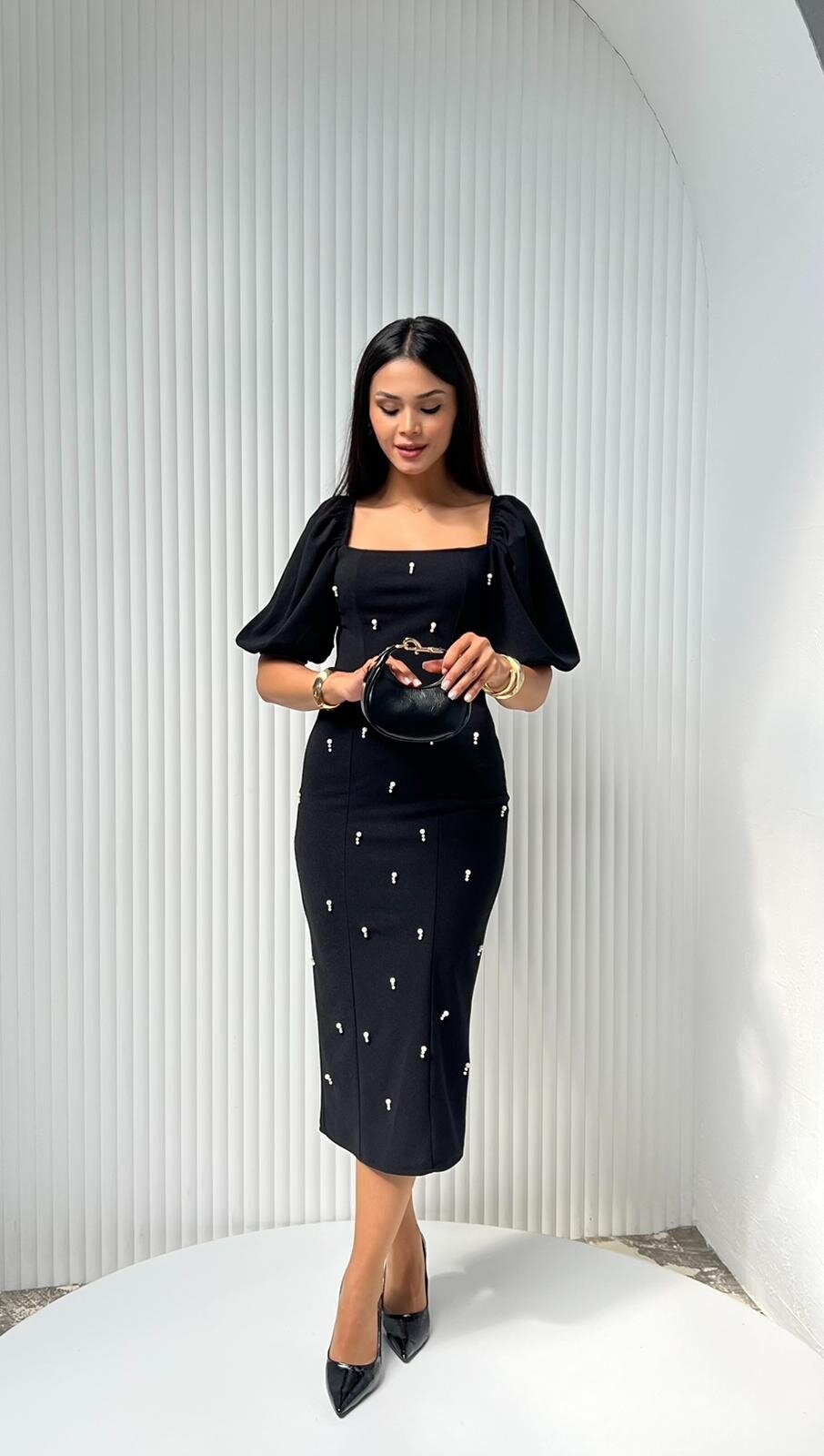 3622-SİYAH TAŞ DETAY KARE YAKA ELBİSE