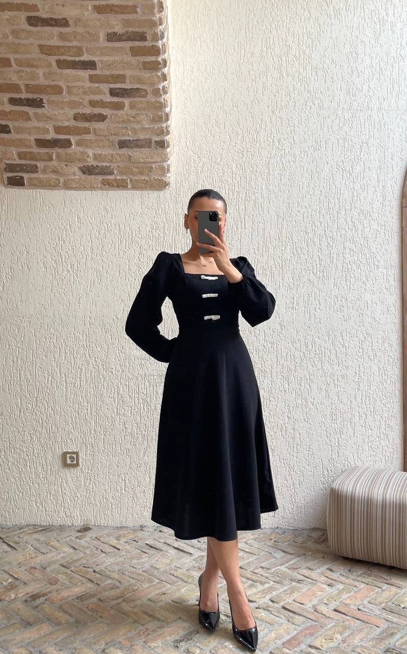 3630-SİYAH KADİFE FİYONK DETAY ELBİSE