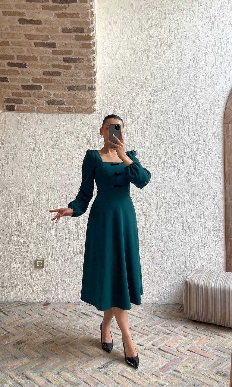 3630-ZÜMRÜT KADİFE FİYONK DETAY ELBİSE