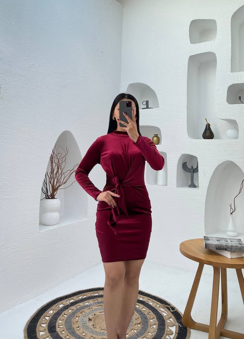 3648-BORDO KADİFE ÖNDEN BAĞLAMALI KISA ELBİSE