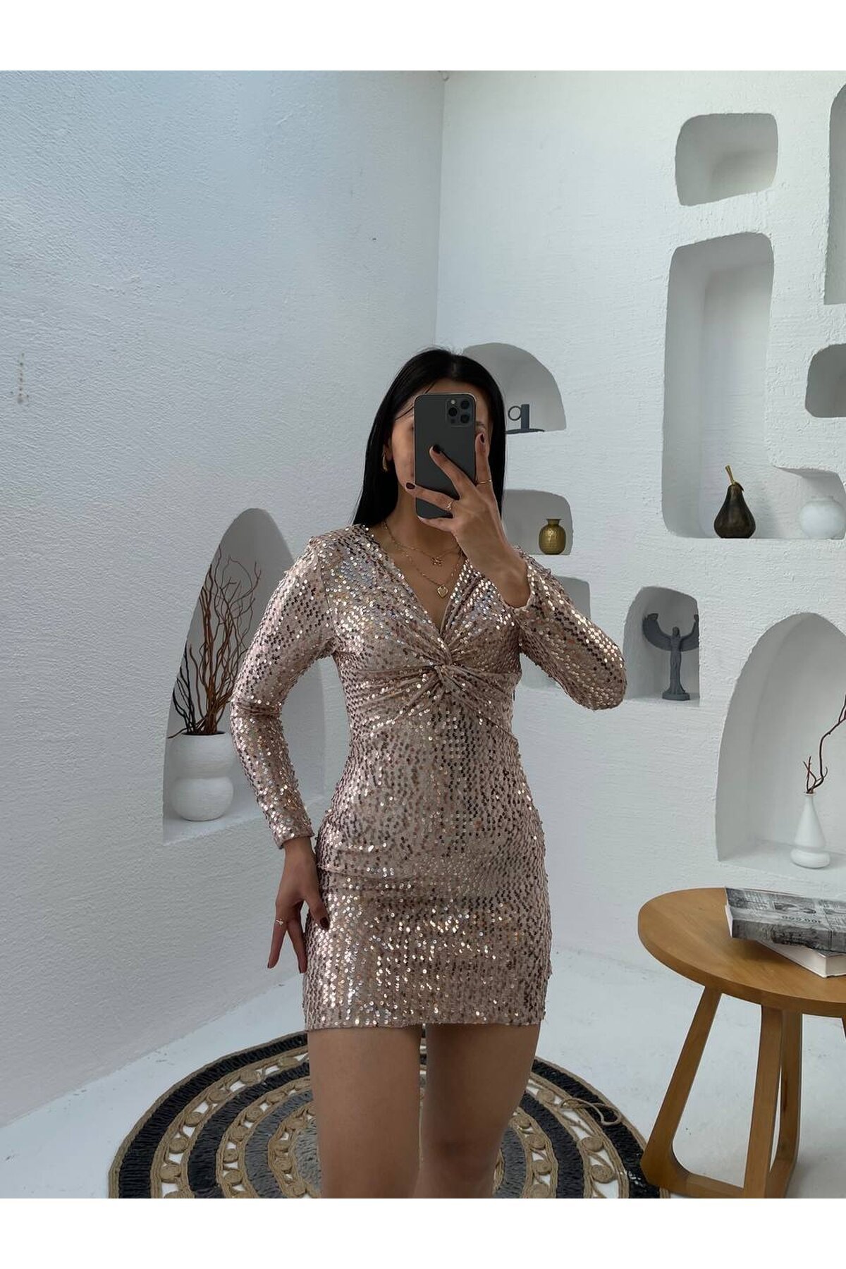 3649-BEJ ÖNÜ BÜZGÜ DETAY KISA PUL PAYET ELBİSE