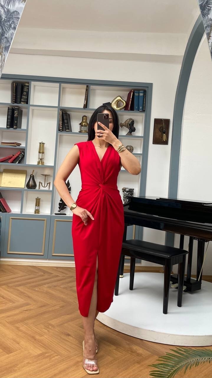 3698-KIRMIZI ÖNÜ BÜZGÜLÜ ELBİSE