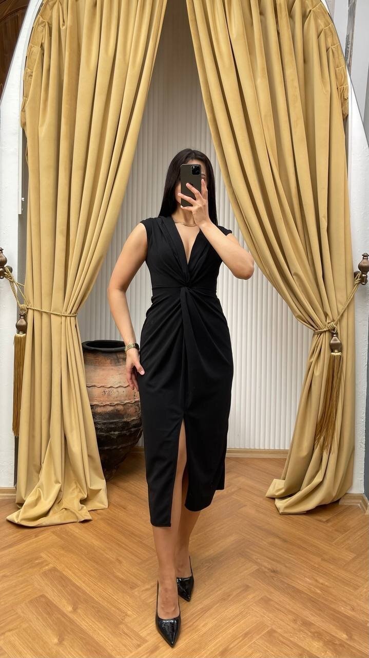 3698-SİYAH ÖNÜ BÜZGÜLÜ ELBİSE