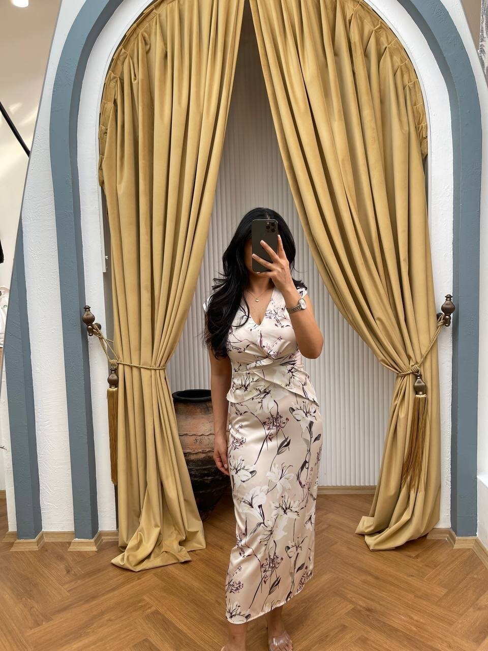 3710-BEYAZ SATEN DETAY ELBİSE