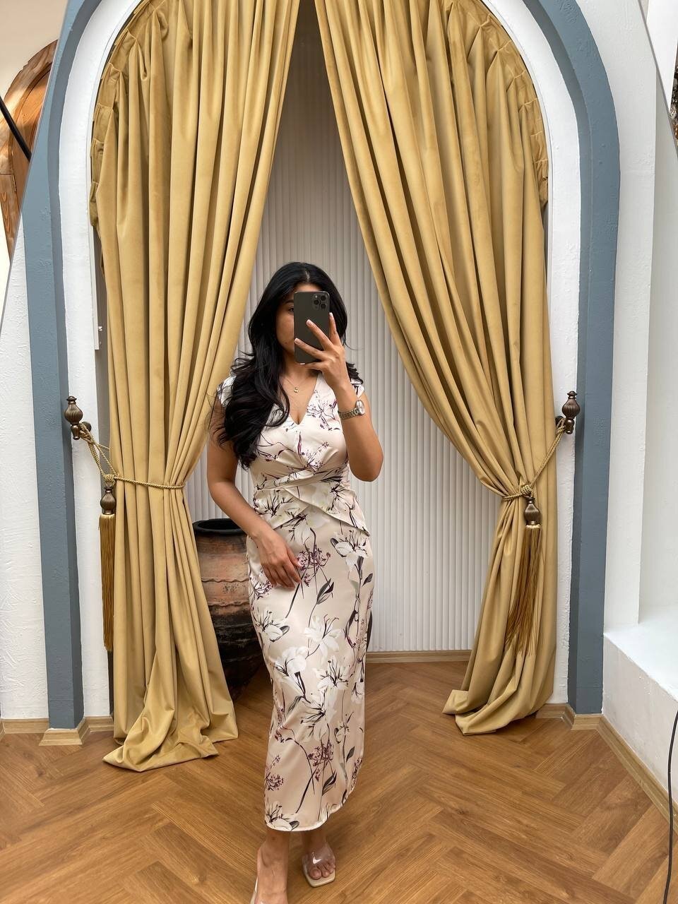 3710-BEYAZ SATEN DETAY ELBİSE