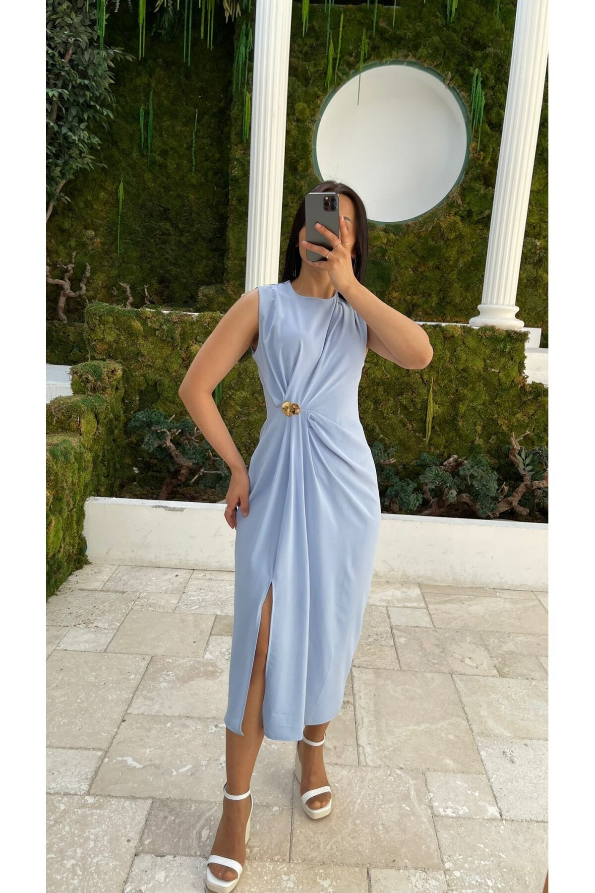 3718-MAVİ ASİMETRİK BROŞLU ELBİSE