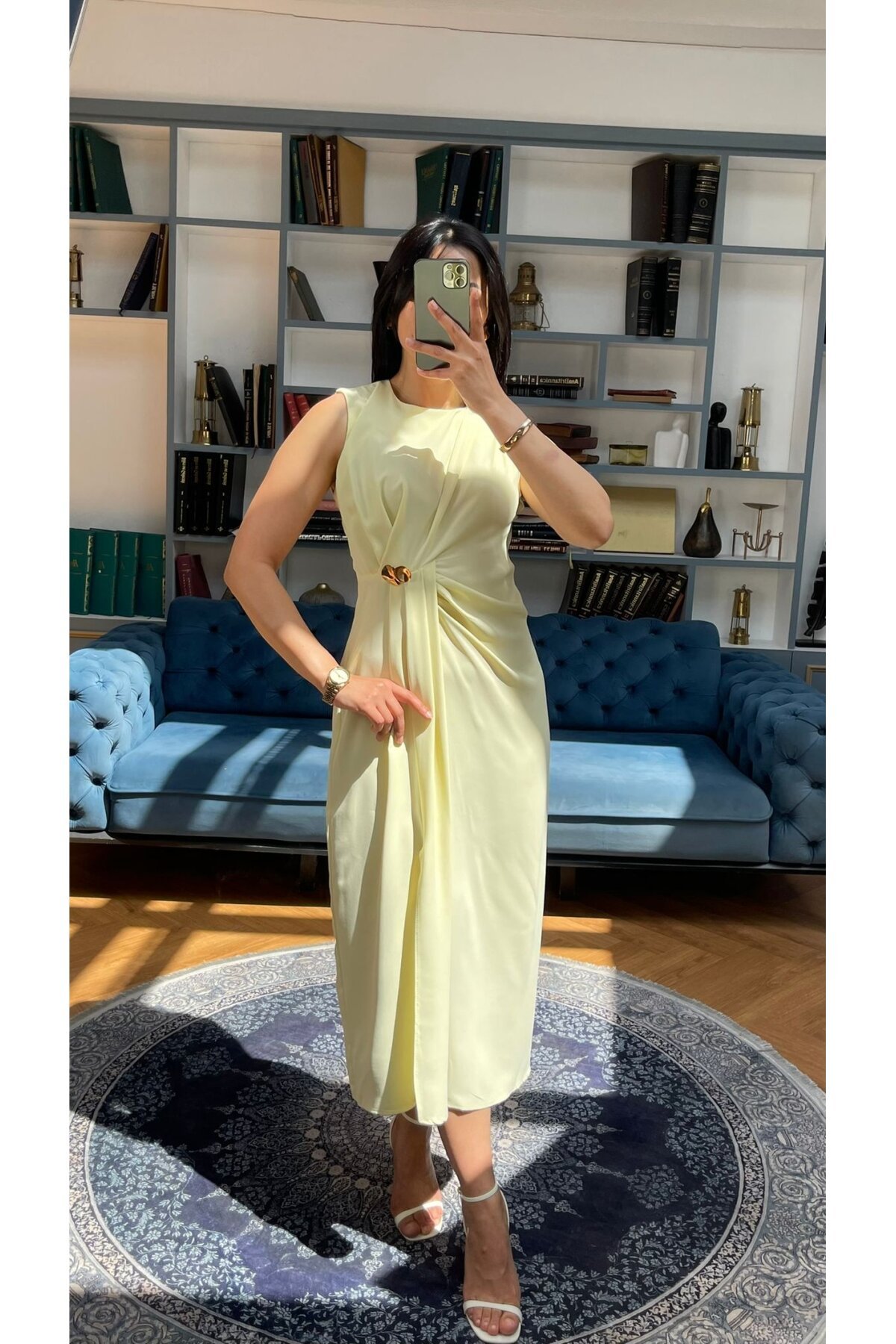 3718-SARI ASİMETRİK BROŞLU ELBİSE