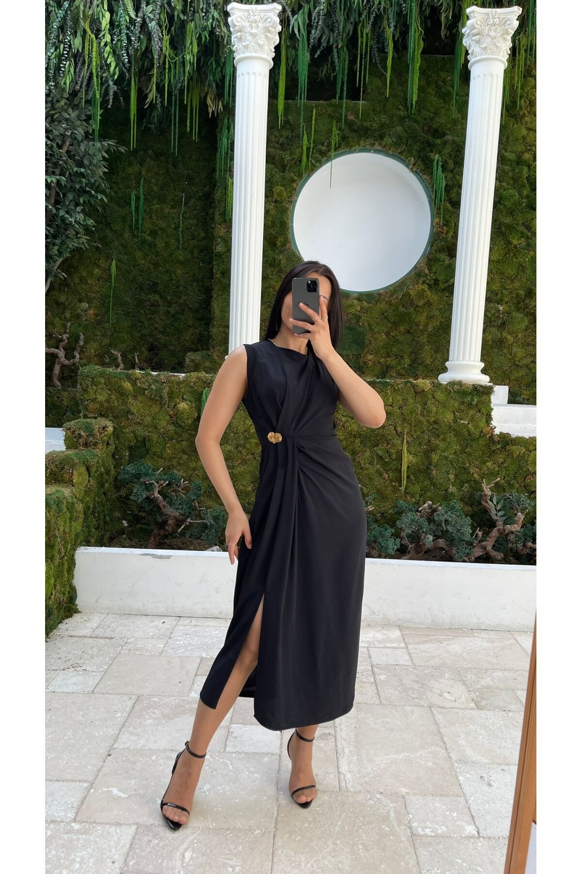 3718-SİYAH ASİMETRİK BROŞLU ELBİSE