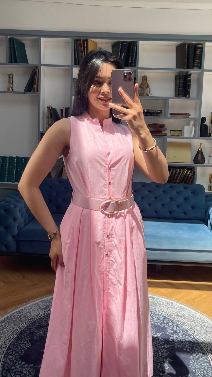 3747-PEMBE KEMERLİ SIFIR KOL ELBİSE