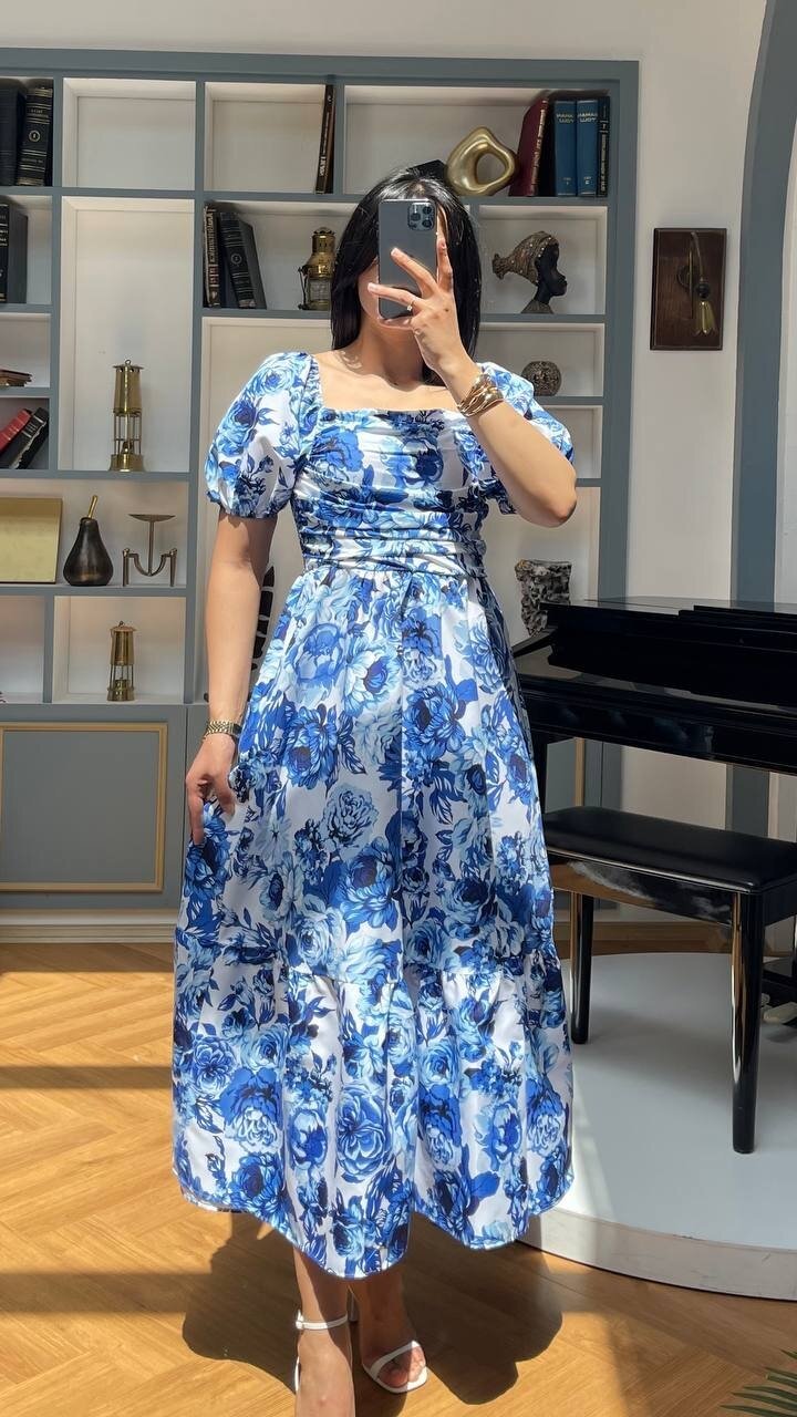 3749-MAVİ BÜYÜK GÜL DESEN GİPELİ ELBİSE