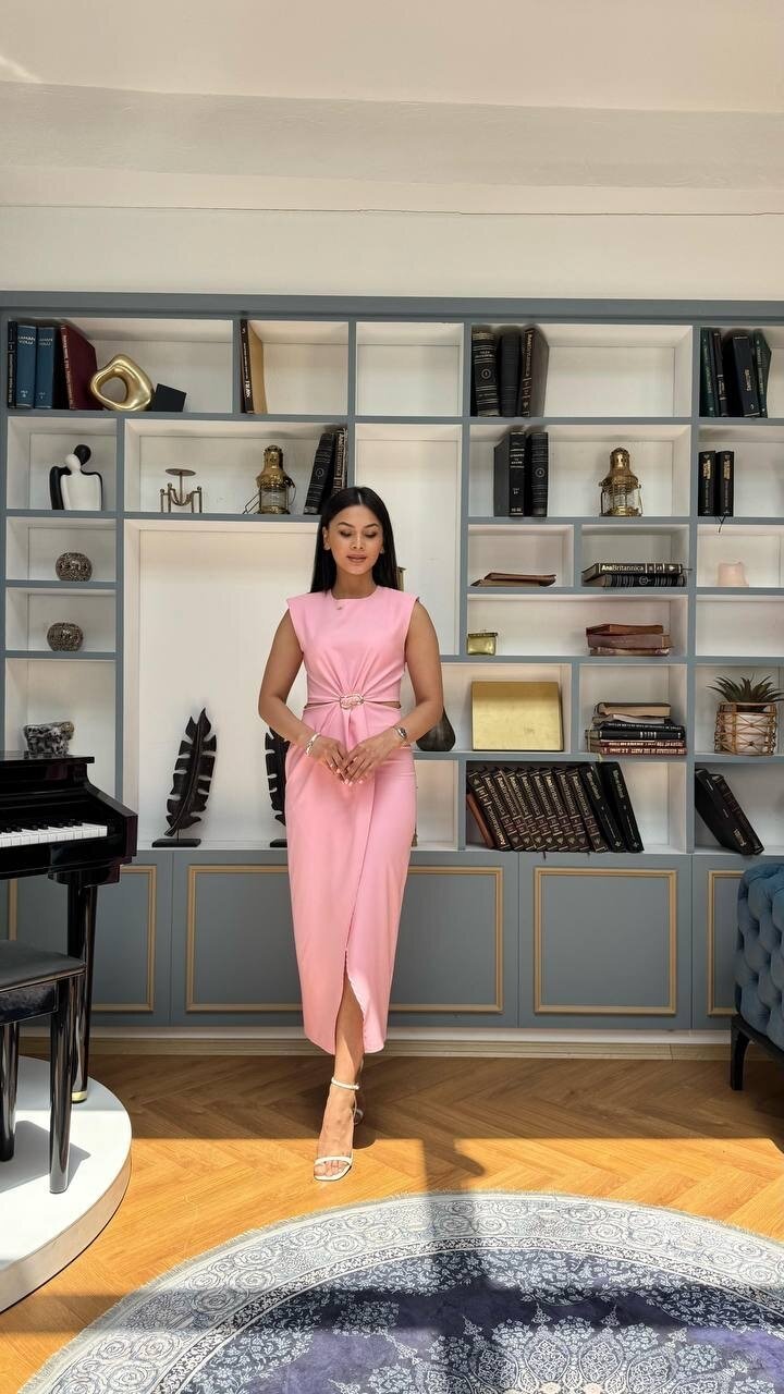 3755-PEMBE BÖBREK PENCERELİ TOKALI ELBİSE