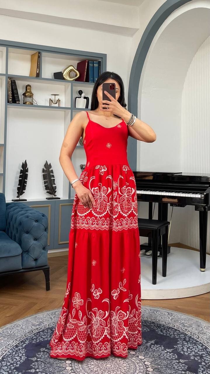 3762-KIRMIZI ALTI SULU ÇİÇEK DESEN SIFIR KOL ELBİSE