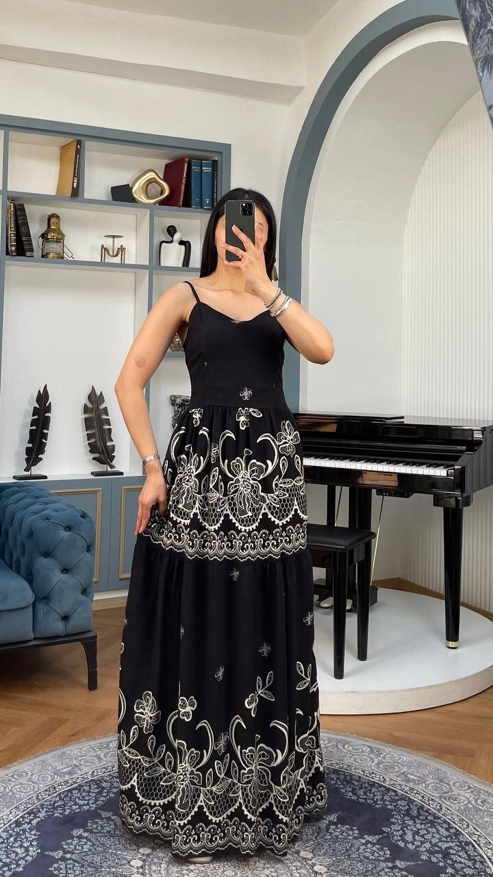 3762-SİYAH ALTI SULU ÇİÇEK DESEN SIFIR KOL ELBİSE