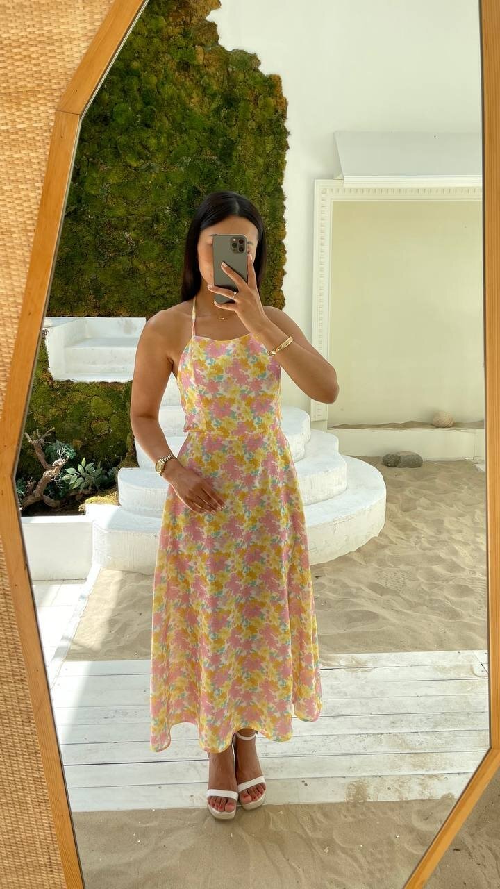 3783-SARI ARKASI BAĞLAMALI ÇİÇEKLİ ELBİSE