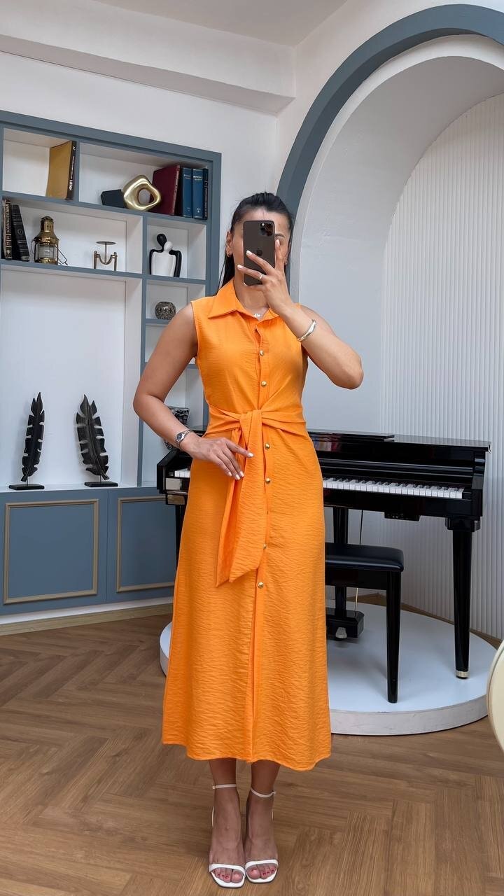 3789-TURUNCU KETEN GOLD DÜĞMELİ ELBİSE