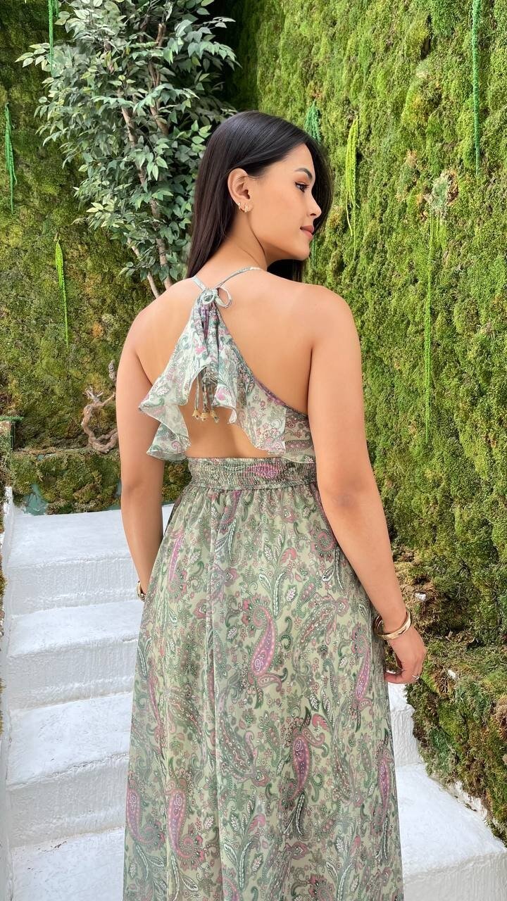 3790-SU YEŞİLİ ÇİÇEK DESEN SIRTI AÇIK FIFIRLI ELBİSE