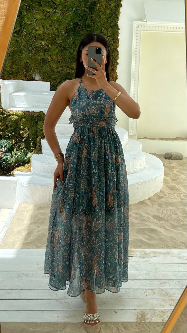 3790-YEŞİL ÇİÇEK DESEN SIRTI AÇIK FIFIRLI ELBİSE