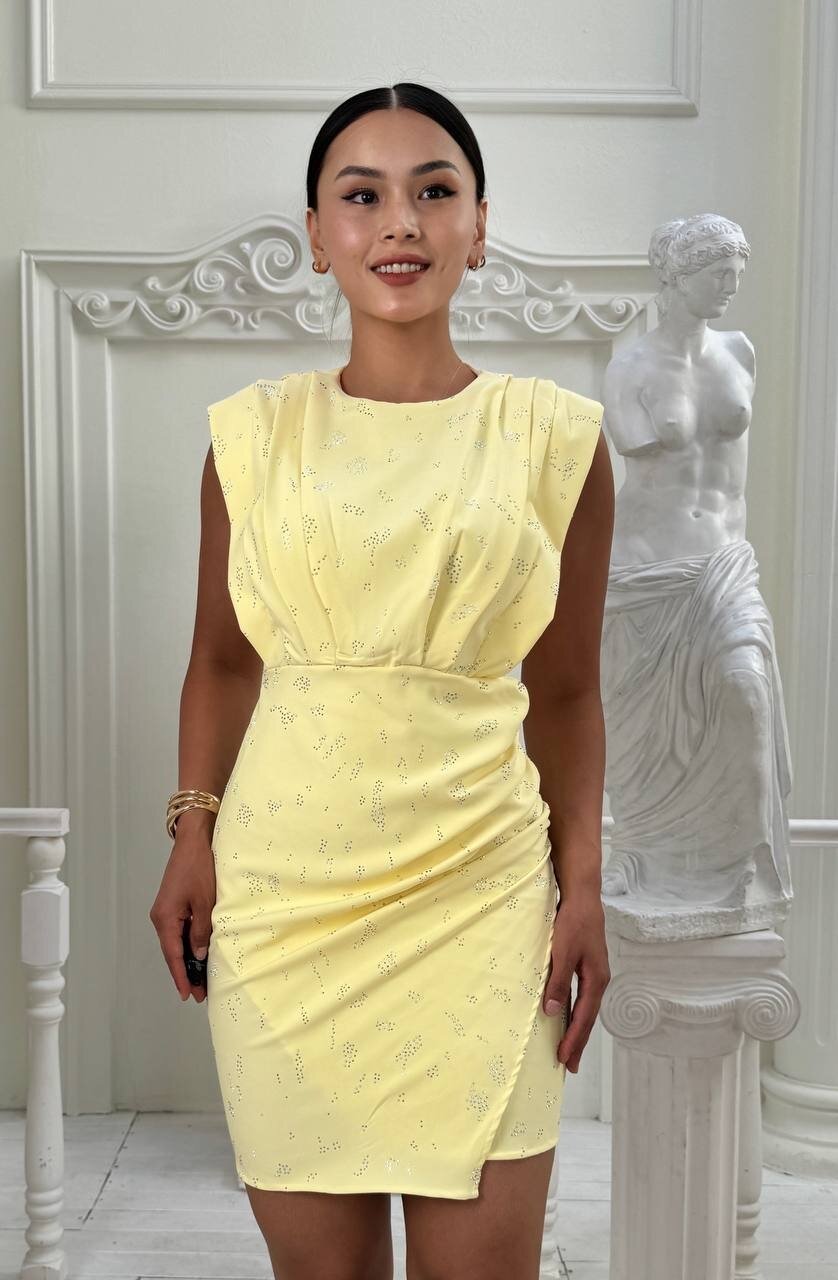 3794-SARI TAŞLI KISA ETEĞİ DRAPELİ ELBİSE