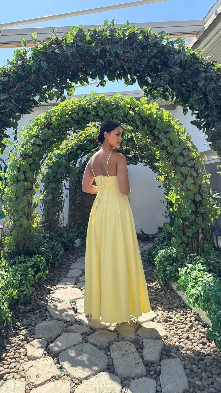 3795-SARI V YAKA TAŞ DETAY KİLOŞ ELBİSE