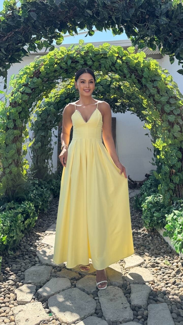 3795-SARI V YAKA TAŞ DETAY KİLOŞ ELBİSE