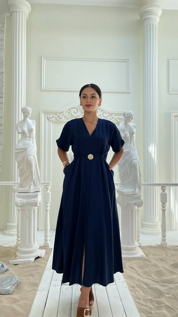 3799-LACİVERT BROŞLU ÖNÜ YIRTMAÇLI ELBİSE