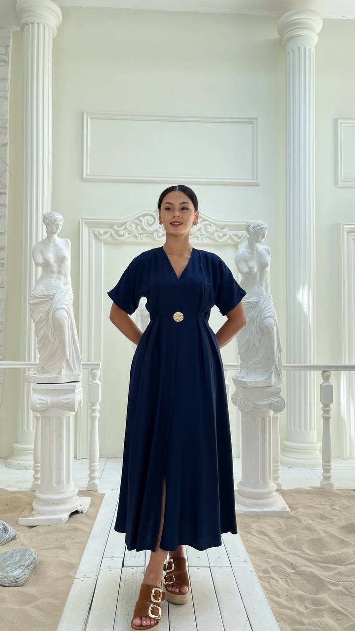 3799-LACİVERT BROŞLU ÖNÜ YIRTMAÇLI ELBİSE
