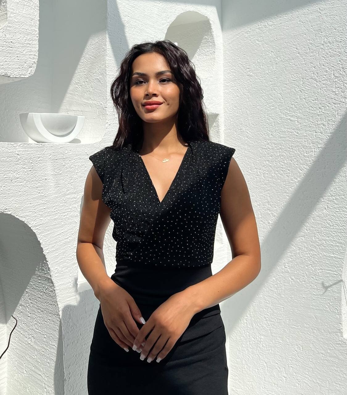 3821-SİYAH İNCİ DETAY KRUVAZE ELBİSE