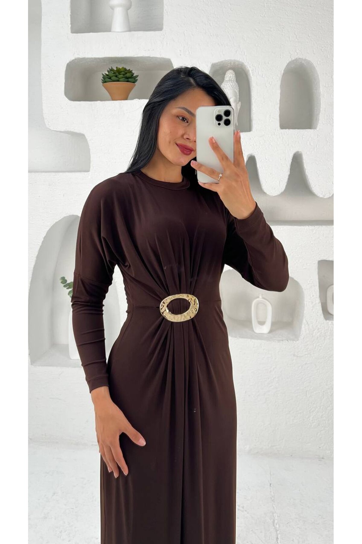 3831-KAHVERENGİ ELİPS TOKALI ÖNDEN DÜĞÜMLÜ SANDY ELBİSE