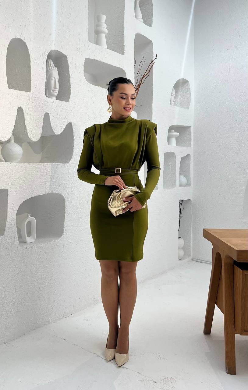 3838-OLİV BALIKÇI YAKA KARE TOKA KEMERLİ KISA ELBİSE