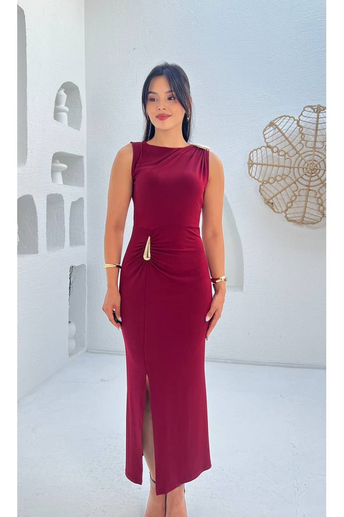 3846-BORDO SIFIR KOL OMUZ DRAPLEİ TOKALI ELBİSE