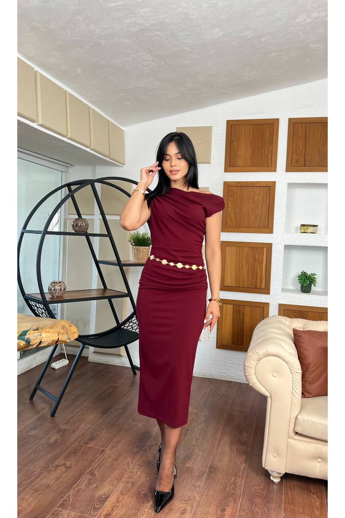 3851-BORDO TEK OMUZ ZİNCİR KEMERLİ ELBİSE