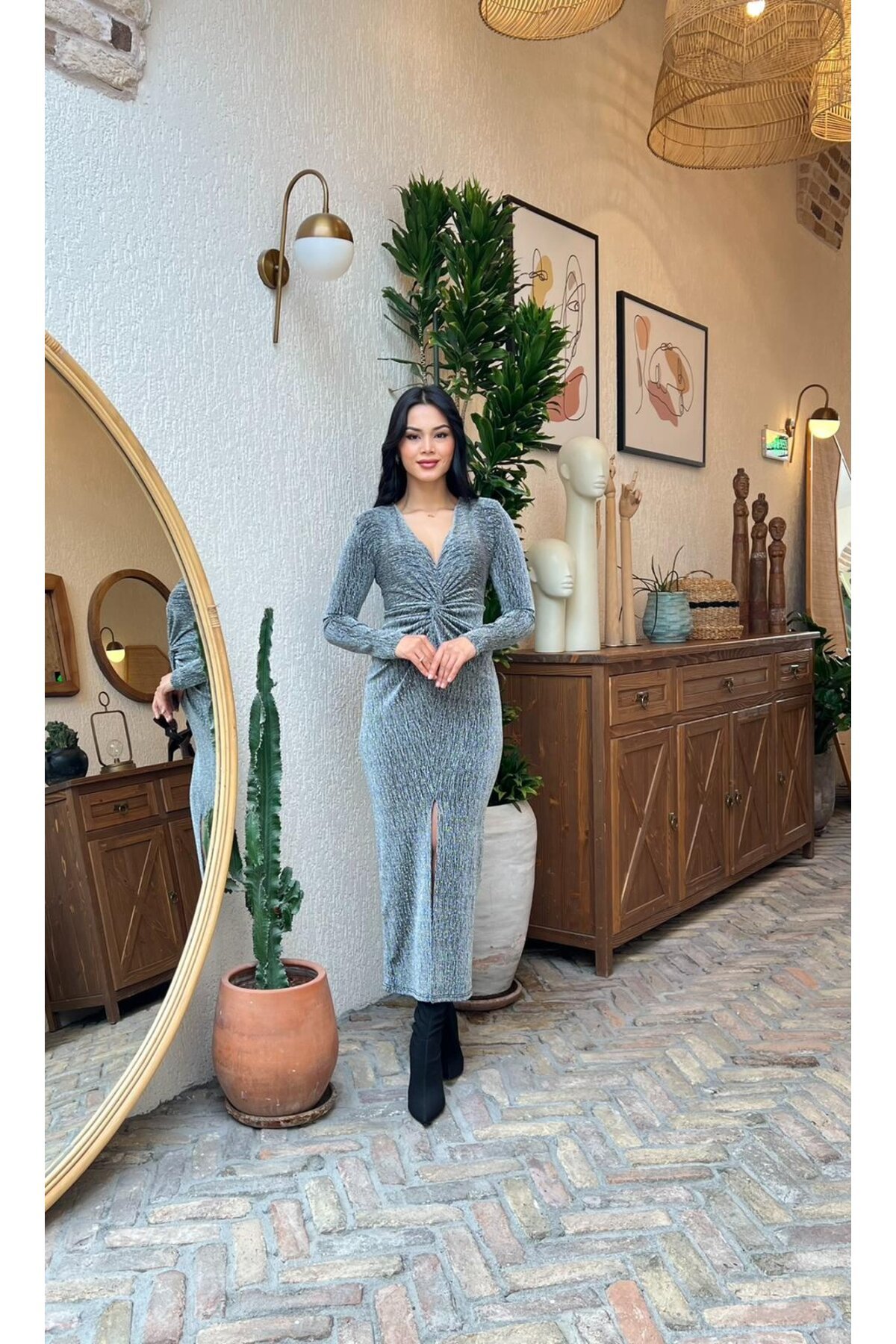 3856-GRİ TAŞLI SİM KUMAŞ ÖNÜ BÜZGÜLÜ ELBİSE