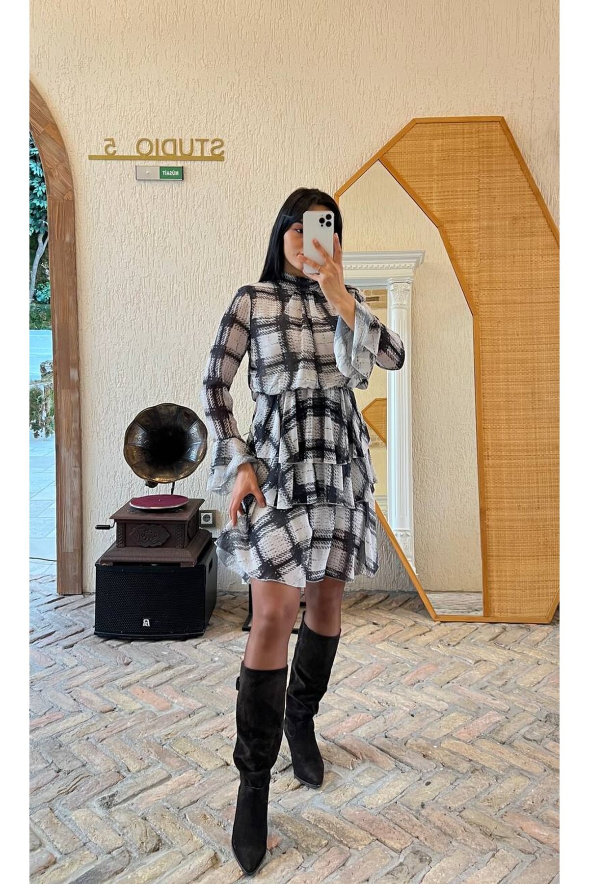 3861-SİYAH EKOSE DESEN KAT KAT ŞİFON ELBİSE